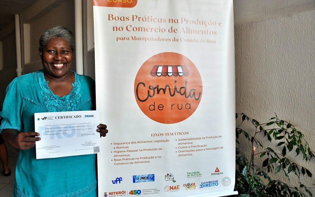 Curso capacita trabalhadores do comércio ambulante de alimentos em Niterói